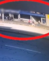 即嗨体育app下载-太阳报：前厄瓜多尔国脚拉拉涉持械抢劫被捕，曾参加2006年世界杯